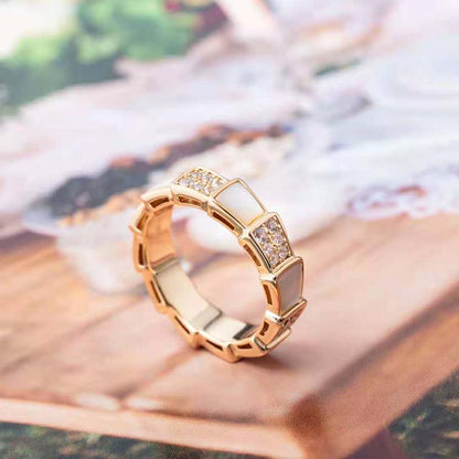 Women Ring in 18 KT Rose Gold-White