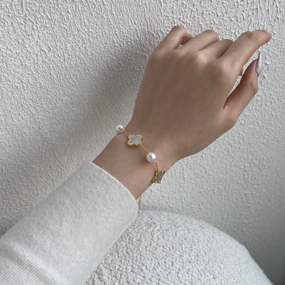 Icedlinks White Shell Bracelet